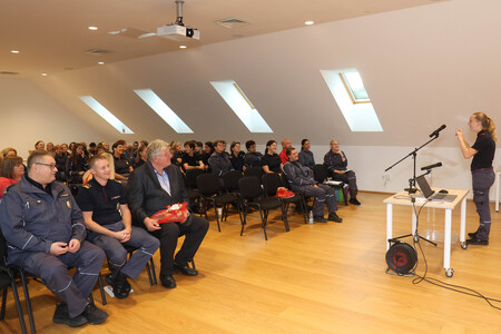 POSVET ZA ČLANICE V PROSTOVOLJNIH GASILSKIH DRUŠTVIH 17 FOTO LJUBO VUKELIČ